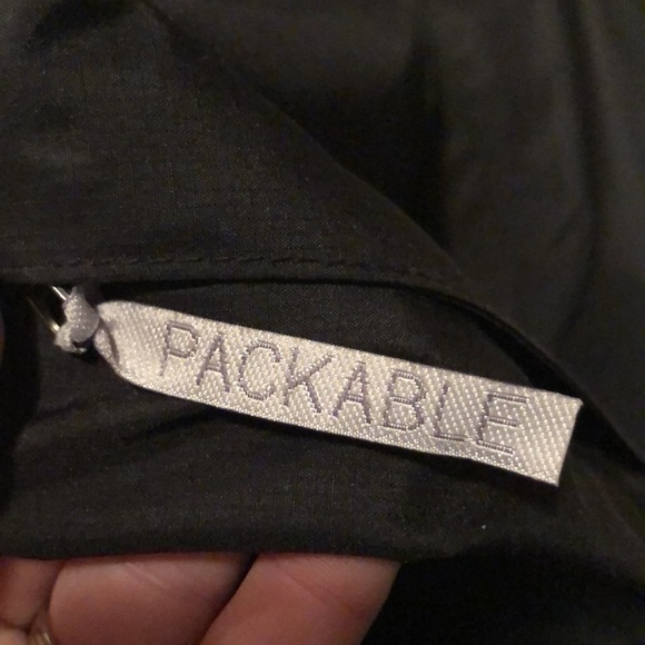 Eddie Bauer packable rain shell - Picture 5 of 5